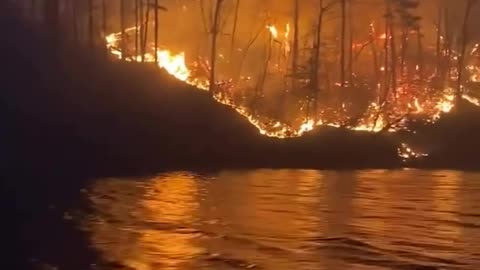 🔥🌊 DEVASTATING FIRE AT TABLE ROCK RESERVOIR