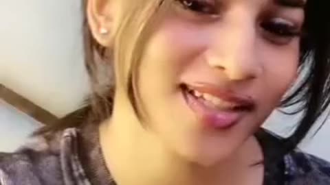 Alisha to Jab muskurate Mera Nind Chhod jata hai cute alisha