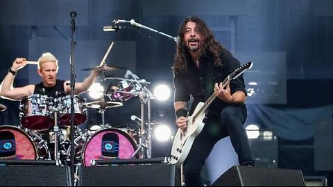 TIMES LIKE THESE ~ THE FOO FIGHTERS ( LIVE )