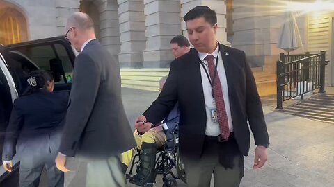 Senator MitchMcConnell was just spotted with a boot on his left leg, looking disoriented and unaware