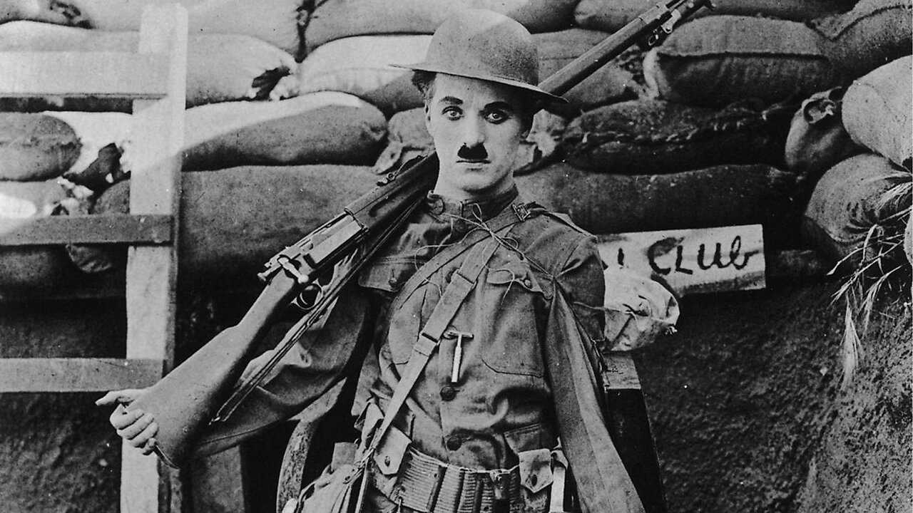 Charles Chaplin - ¡Armas al hombro! (1918)