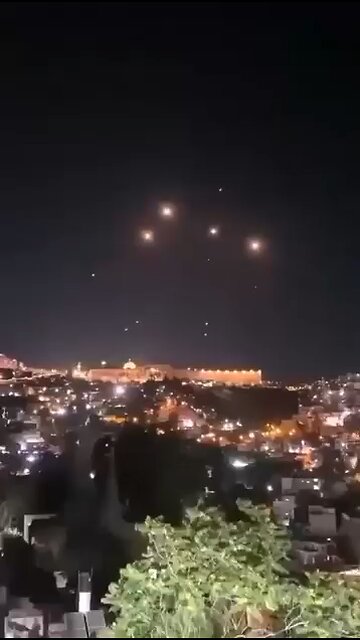 Iranian Missiles Seen Flying Over Temple Mount and Al-Aqsa Mosque