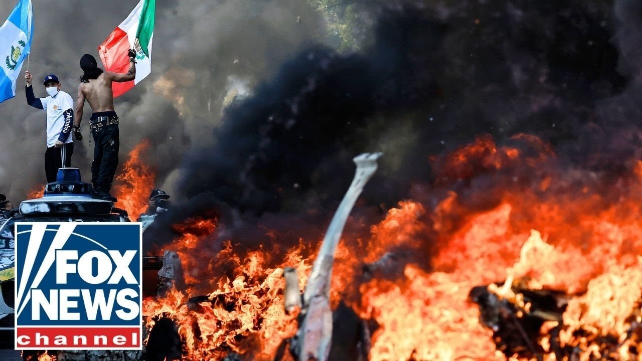 Anti-ICE rioters aware of the _optics_ of foreign flags_ Journalist