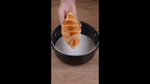Everyone is making croissant like this, after seeing this genius idea
