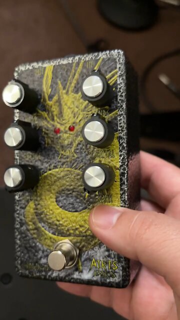 Airis Effects Jormungandr Distortion Preamp Guitar Pedal