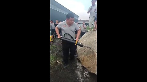 Drilling rocks 💪🪨