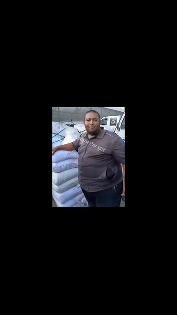 More Signs Of "Hunger" In Gaza: Super Skinny Gazan Selling Sugar After Looting It From UN Aid Trucks