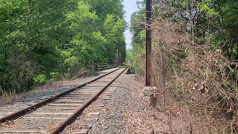 Beginning of the unused portion of SEPTA's Media/Wawa line. Ex PRR's West Chester branch.