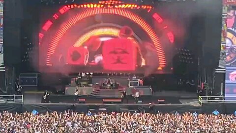 Guns and Roses Displays Biohazard Sign During Recent Concert-4th July FF Maybe Incoming