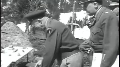 GEN. OF THE ARMY DW... - GEN. OF THE ARMY DWIGHT D. EISENHOWER INSPECTS ITALIAN ALPIN - 111-adc-8808