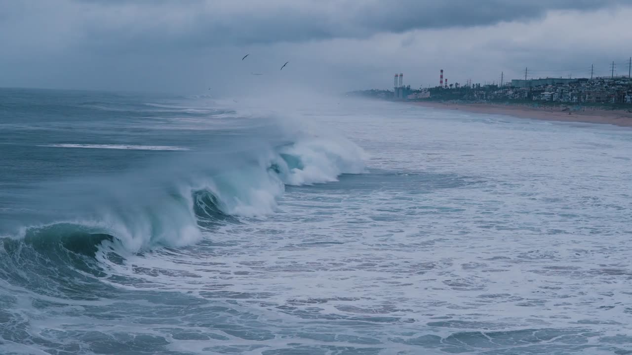 Beautiful water Waves