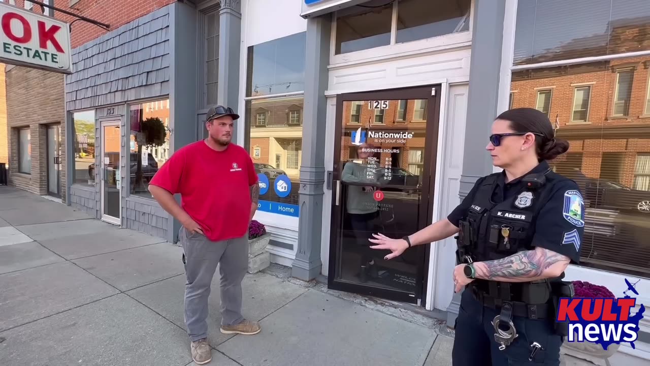 “I KNOW YOU’RE NOT ALLOWED TO DO THIS” - First Amendment Audit (1080p)