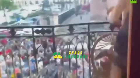 RIOTERS STORM MEXICAN GOVT PALACE for cartel critic mayor KILLED on Day of Dead