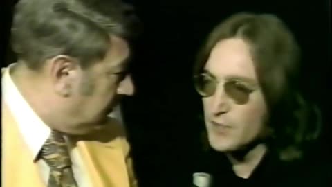 John Lennon on Monday Night Football, Dec 9, 1974 #beatles #mondaynightfootball #Johnlennon