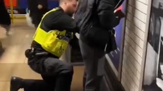 🚨 ANOTHER DOCTOR/ENGINEER CAUGHT STEALING PHONES ON THE LONDON