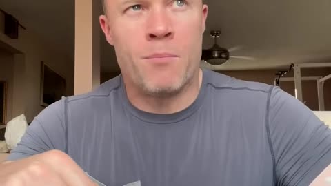 LIVE - Eating 1500 Calorie RAISIN BRAN & YOGURT Low Fat Diet Meal