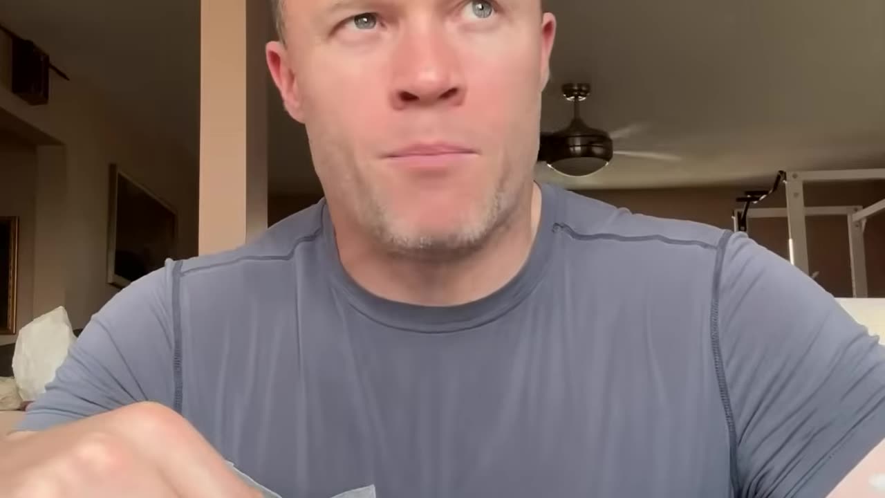 LIVE - Eating 1500 Calorie RAISIN BRAN & YOGURT Low Fat Diet Meal