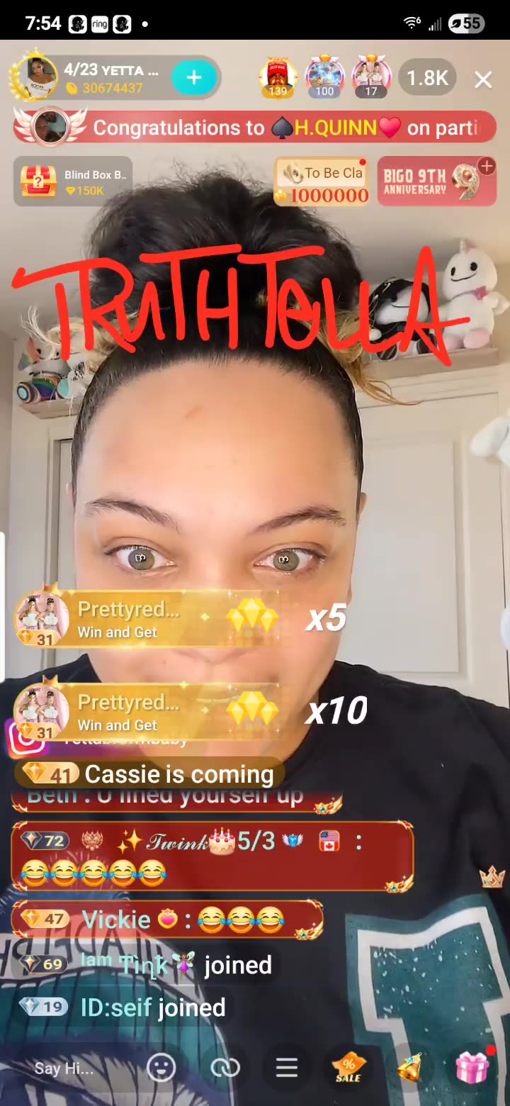 YETTA GOING IN ON EMPRESS PARIS, FAMOUS ROYCE & PRETTY TEETEE