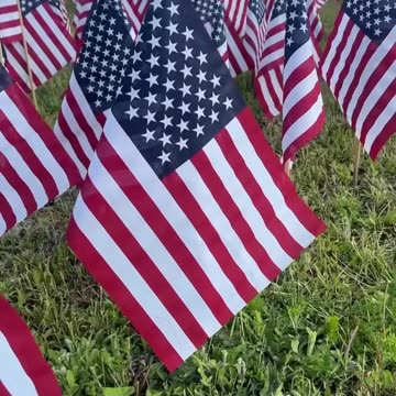 Military - 2025 Memorial Day Milwaukee 27316 Flags Field Of Flags Tradition In Honor Of Those Killed