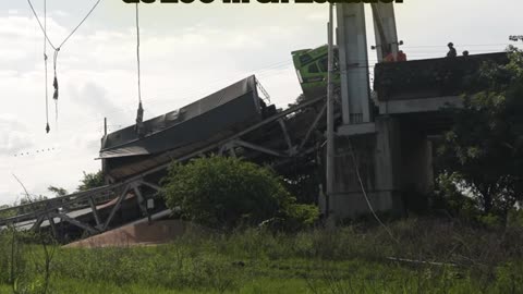 Derrumbe de puente en Ecuador: un muerto y varios desaparecidos