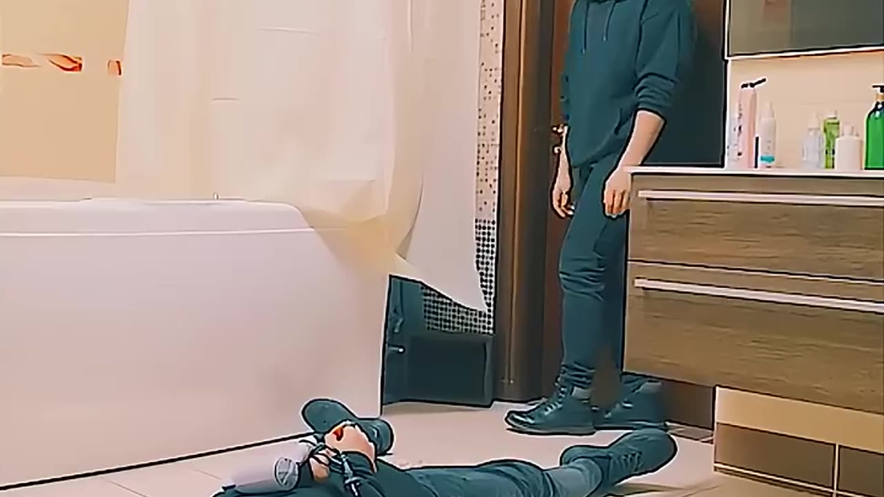 Girl pretended to be blind to deceive two guys