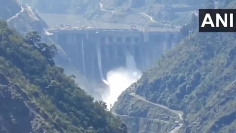 🇮🇳🇵🇰 India opened one of the locks of the dam on the Chenab River