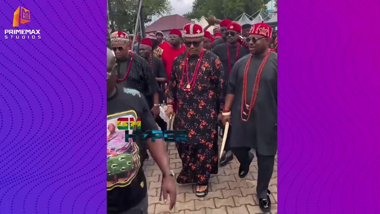 Aoo!! Yawa oo!! Igbo king denied access to greet Otumfuo at manhyia