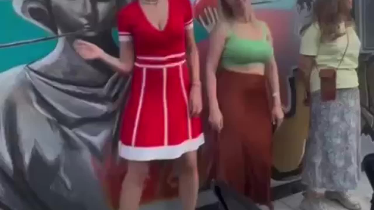 Russian Girls Dancing