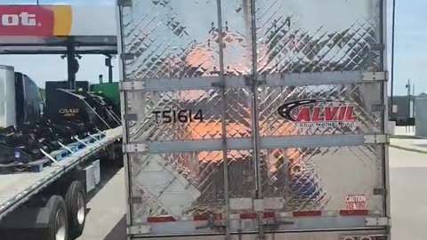 GET THE HELL OUTTA THE WAY #ourtruckinglife #atruckerslife #truckdriver #trucking