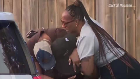 Off-duty Texas police officer fatally shoots man trying to enter into his vehicle