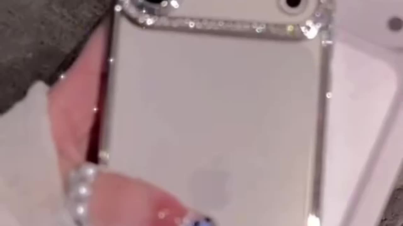 The Ultimate iPhone Case? REVIEW Diamond Flash Camera Case Anti-Fall Protection (iPhone 15 Pro Max)