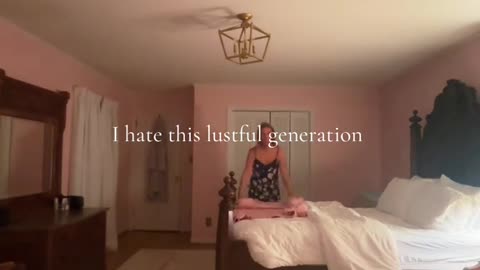Looking to this tgirl in room
