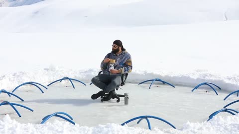 Amazing Fishing on the Frozen Lake / Big Fish