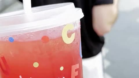 Luckin Coffee – Digital-First Coffee Chain with Global Reach
