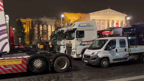 Truckers in Hungary 🇭🇺 are still out there and protesting against the Orban-regime