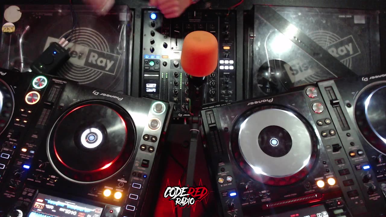 VICTORIA V - LIQUID & ROLLERS SHOW