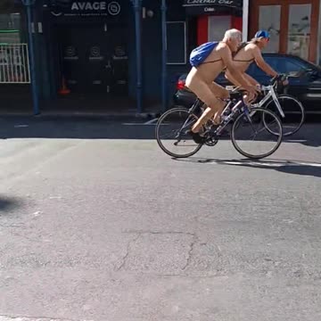 Nudists Ride Bikes Through Cape Town
