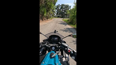Talking to Myself While Riding… Is That a Red Flag? 😅