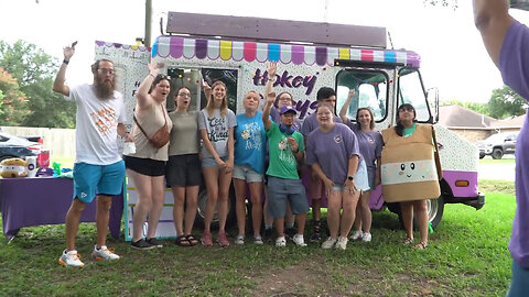 We Tried the Famous Hokey Pokey Ice Cream Sandwiches—and Met the Inspiring Crew