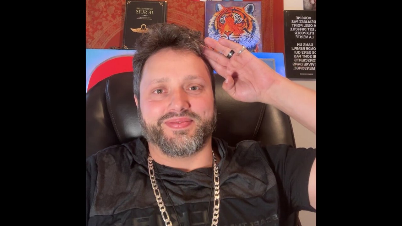 🛋️ Bouffons de salon 0:00 💲 Esclaves de la dette 0:23
