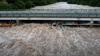 MUST WATCH: 20 FEET IN TEN MINUTES! ASTONISHING TIME LAPSE of the rising flood waters in Texas