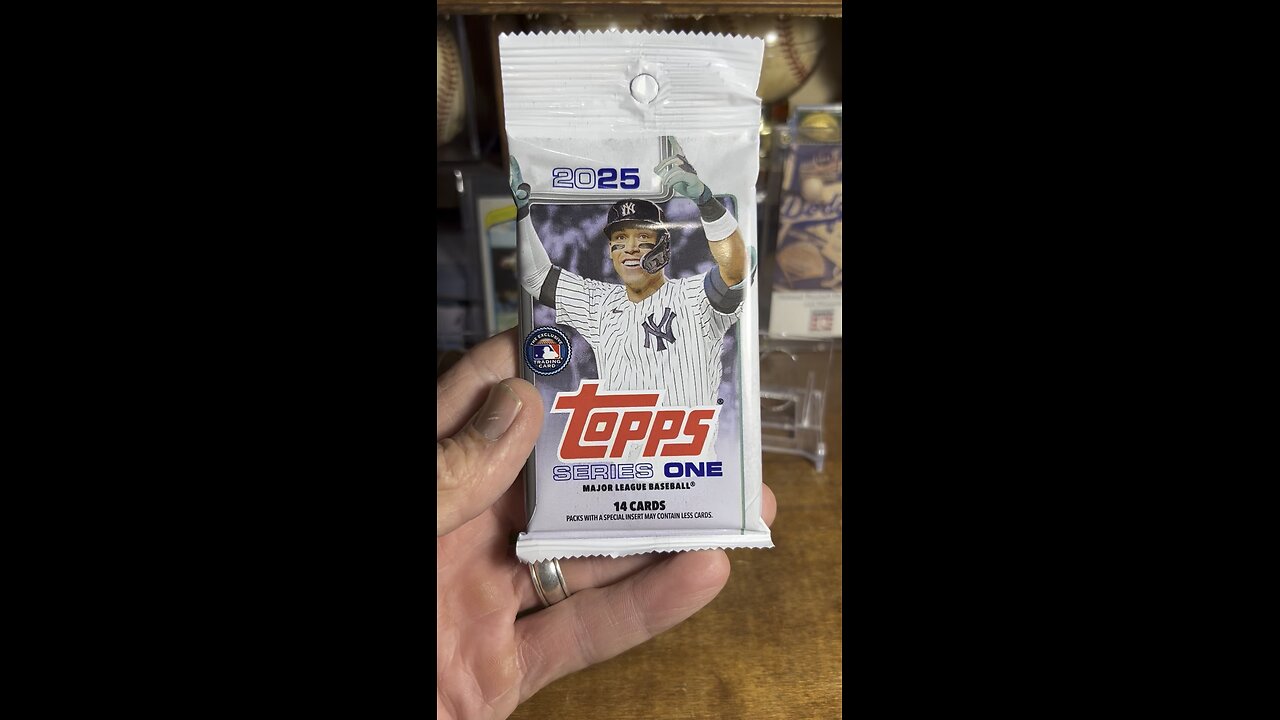 2025 #Topps Series 1 Retail #packopening #baseballcards ⚾️