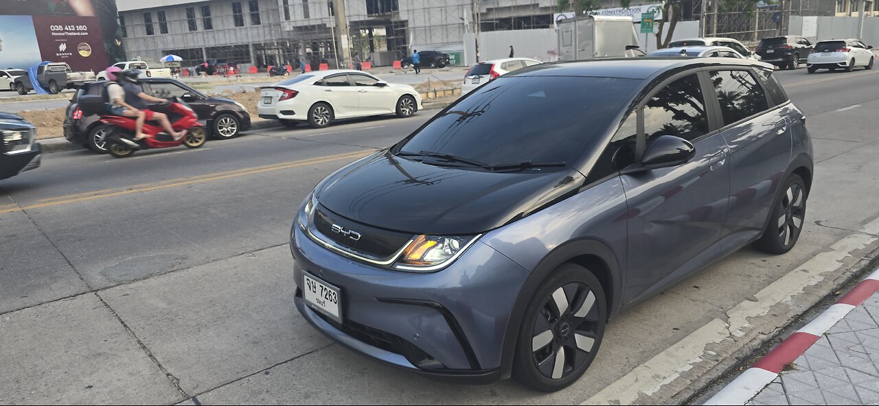 Bolt app 😎 🚘 🏍 Twin just use it 🤔