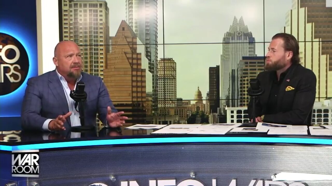 WAR ROOM (Full Show) Monday - 8/4/25