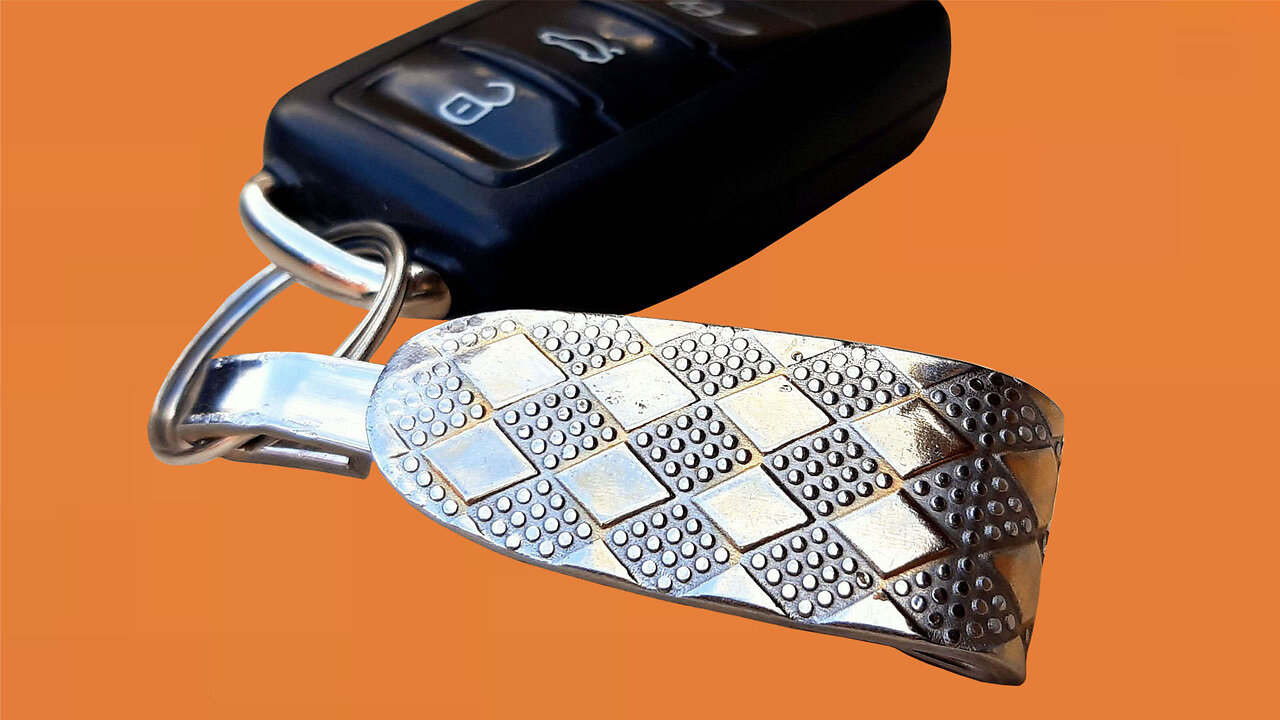 Look at the keychain I make with this fork
