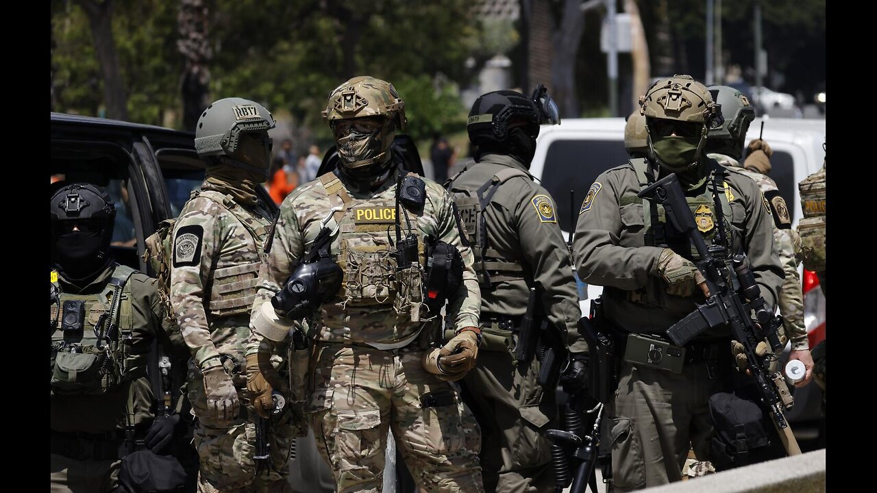 Heavily armed immigration agents descend on L.A.’s MacArthur Park