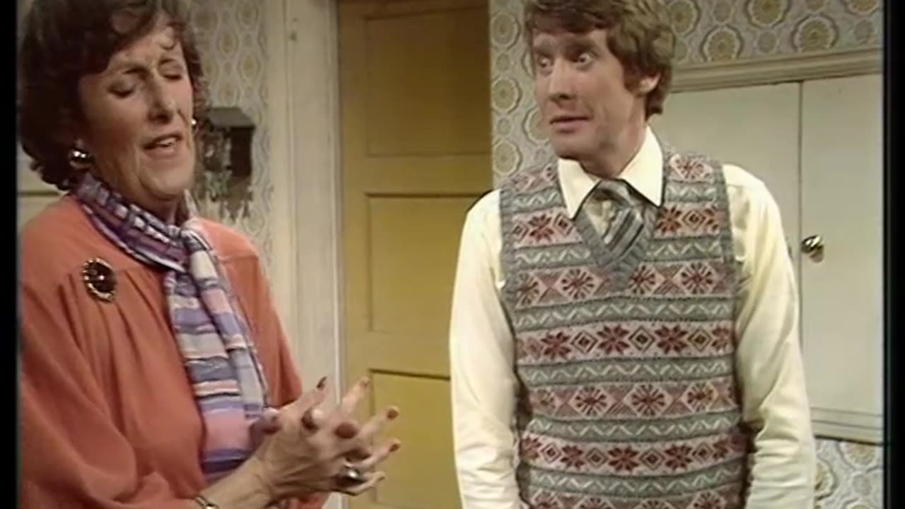 SOME MOTHHERS DO AVE; EM S03E06 - Australia House