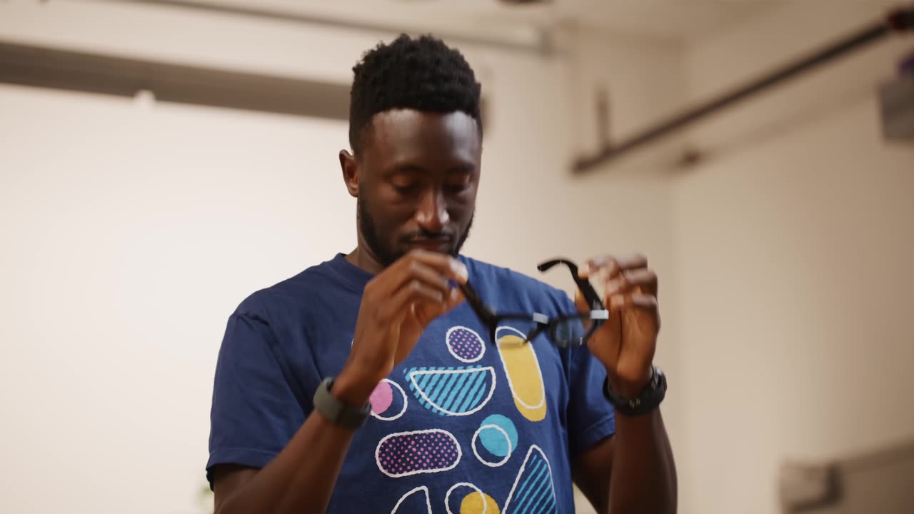 Wait… Smart Glasses Are Suddenly Good | The Future of Wearable Tech