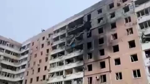 Russian troops attack Zaporizhzhia: there is a hit in a high-rise building