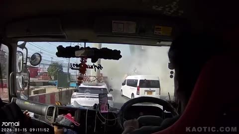 Angle Of Crane Collaps In Thailand